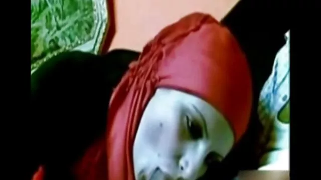Belle femme aux gros seins aime les jeux video de sexe femme enceinte de rôle