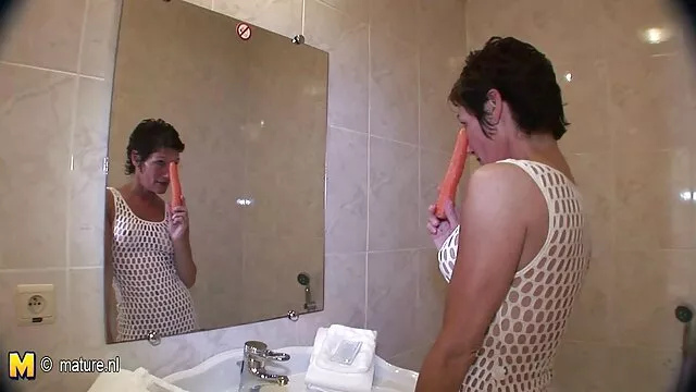 Baise hard hôtesse avec un serviteur, video de sexe femme enceinte un black et beaucoup de sex toys