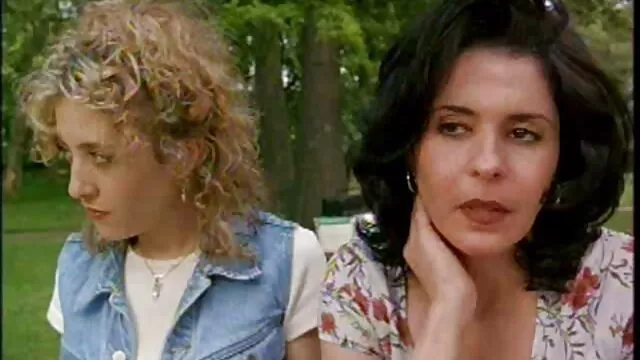 Le mâle excité plaît à deux nymphomanes. film porno de femme enceinte deuxième partie