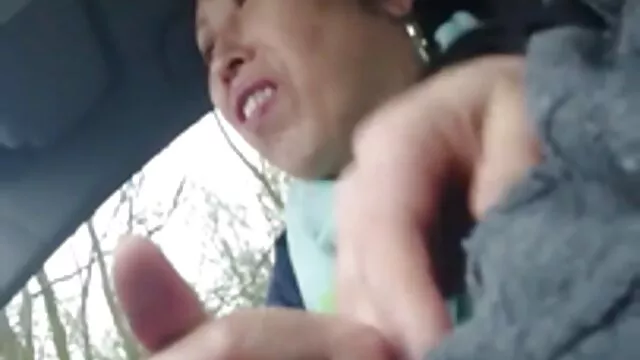 Une japonaise femme enceinte xxx baise son patron au profit de sa carrière