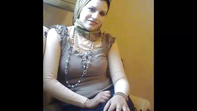 Horny lesbiennes enceinte se fait baiser travail sur anal
