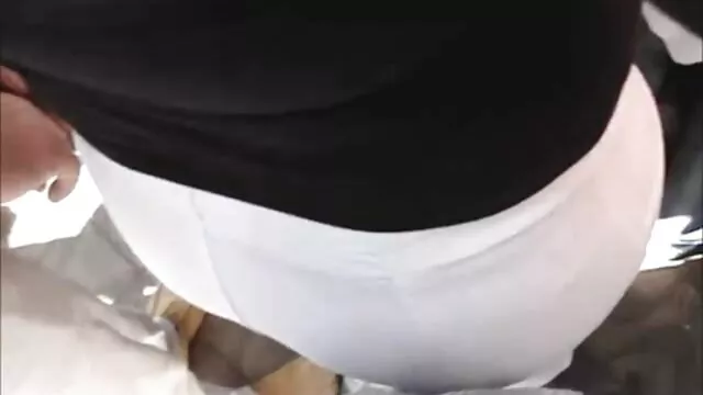La chienne a sucé la bite et a film xxx femme enceinte enduit le sperme sur son visage