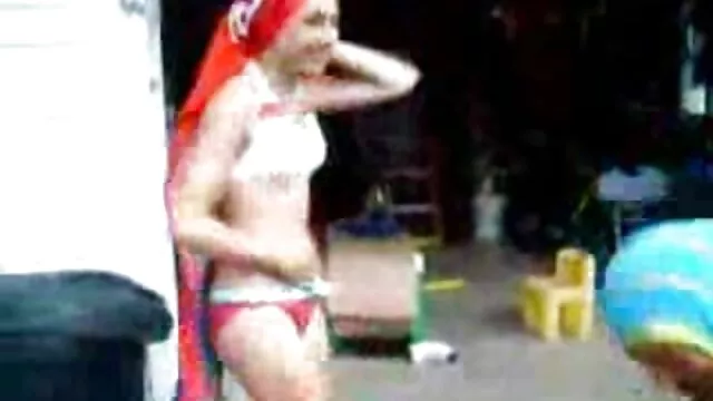 Les filles ne video sexe avec femme enceinte craignent pas de jouer avec un petit gode
