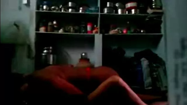 Excité Karinochka éclaboussé porno enceinte gratuit partout sur la feuille