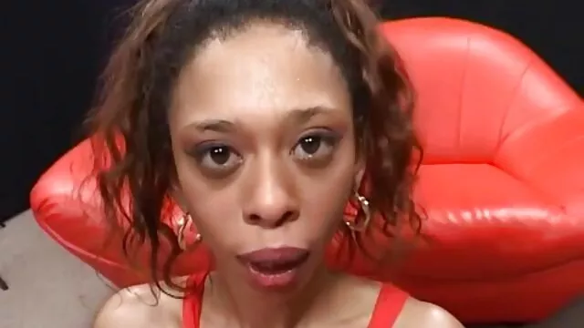 Il s'avère que le mec a des penchants pédérastiques, et la transexuelle, bien sûr, x porno enceinte est assez habituée à un tel amusement. Je me demande qui va se faire enculer en premier? Si vous voulez savoir, regardez cette vidéo