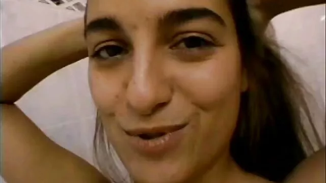Ses gémissements se répandent au loin, ravissant x porno enceinte les oreilles de son beau