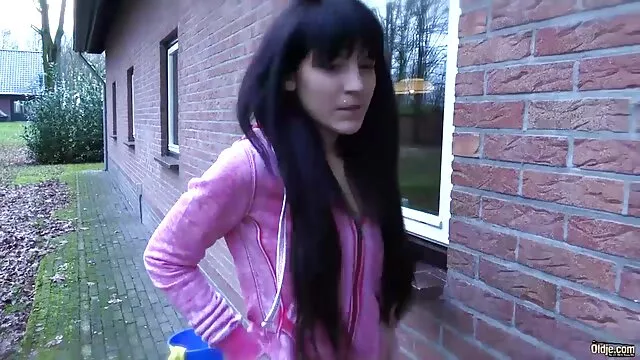 Se femme enceinte a baiser masturbe devant un film avec des amateurs allemands
