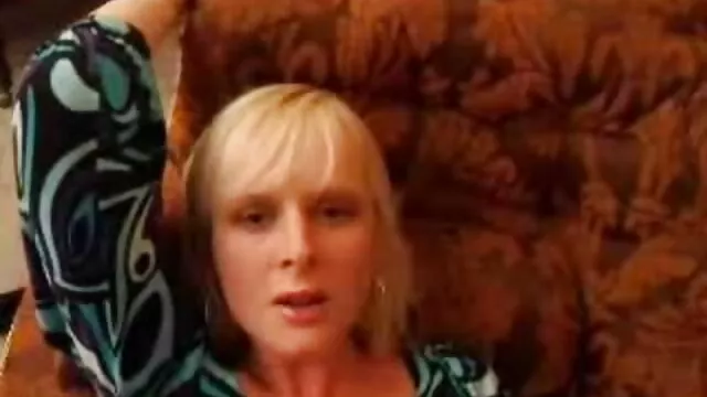 Un homme lèche les trous film porno gratuit femme enceinte de sa bien-aimée