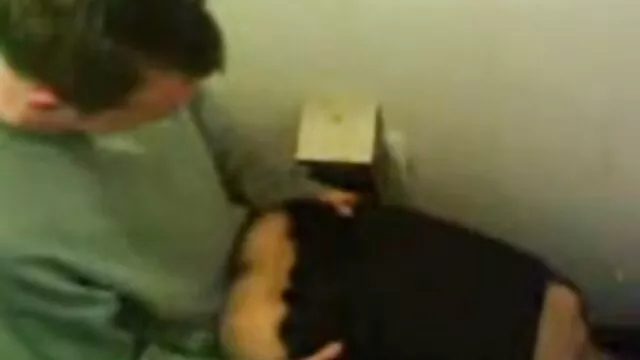 Un mâle alpha pompé baise joyeusement sa jolie femme enceinte youporn maîtresse