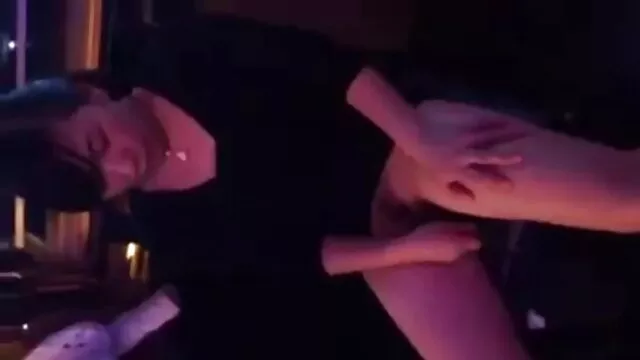 Hunk frappe site porno femme enceinte une brune passionnée